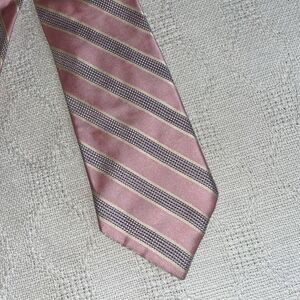 Barney’s New York Men’s Dress Tie Size 59” 3.75” Pink Repp Silk Business Formal